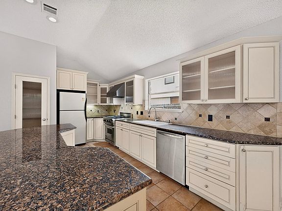 5th image of 7441 Dallas Dr