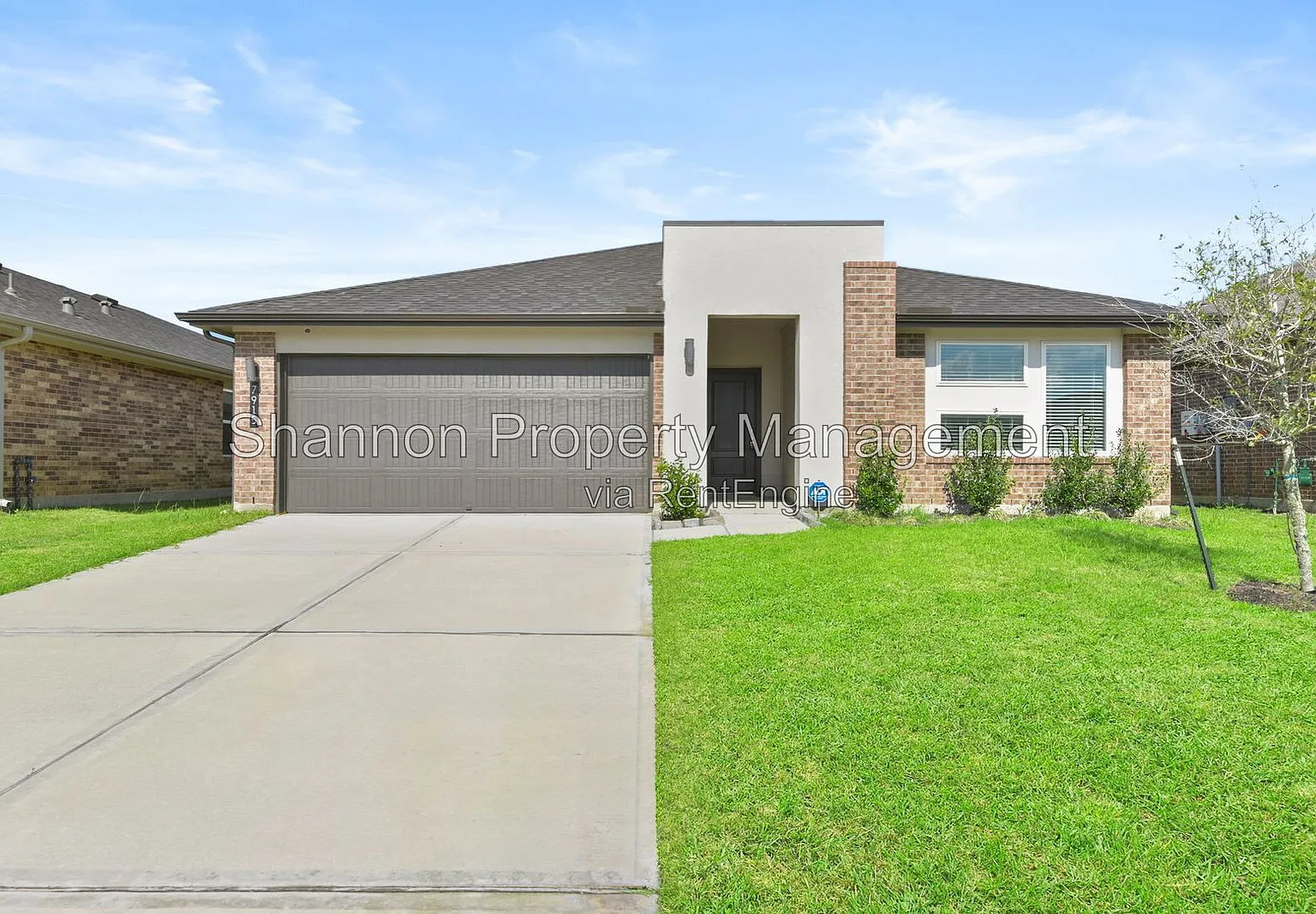 4 bed, 2.0 bath, 2045 sqft, $2,400 — Photo 1