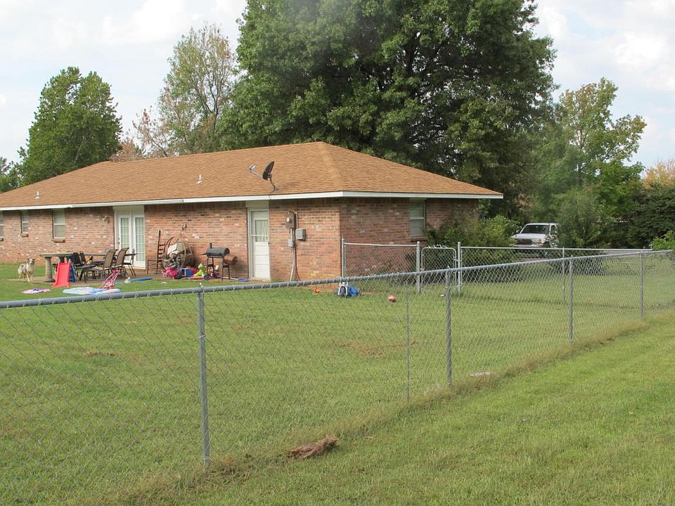 2nd image of 419 Eastgate Blvd