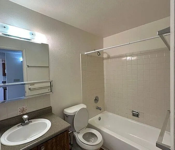 1221 Wren Ct #4-203 — Photo 12
