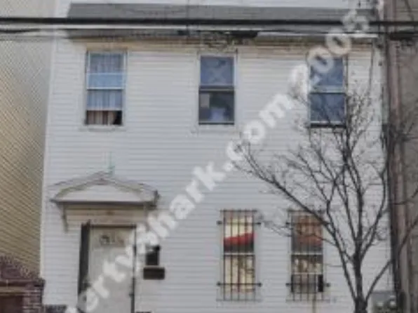 228 Highland Pl, Brooklyn, NY 11208