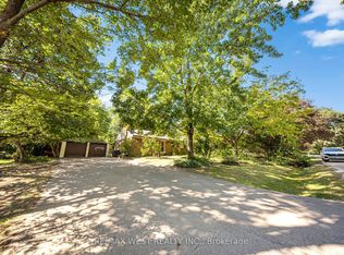 1610 Magenta Ct, Mississauga, ON L5G 3A7