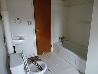 2nd image of 312 E Argyle St
