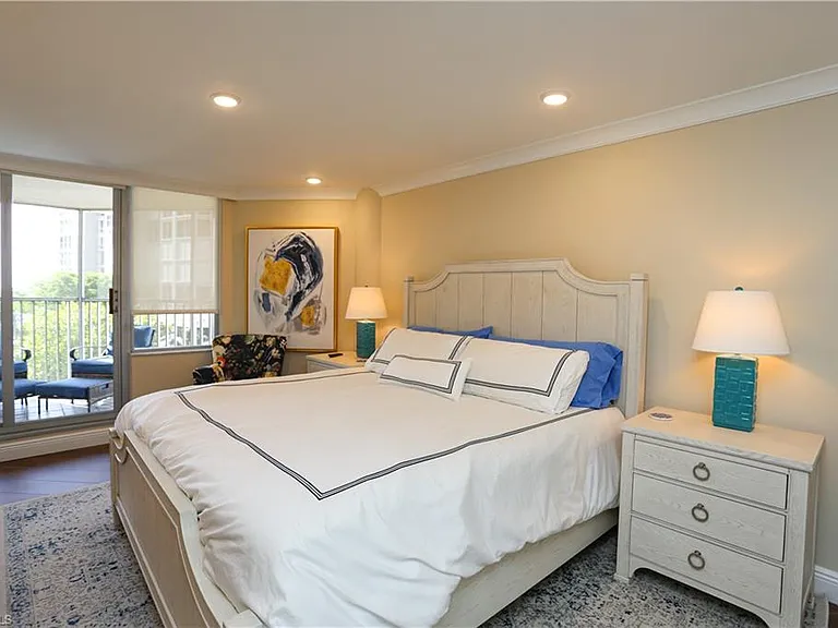 4041 Gulf Shore Blvd N #305 — Photo 21