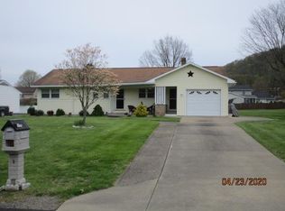 26 Northgate Dr, New Martinsville, WV