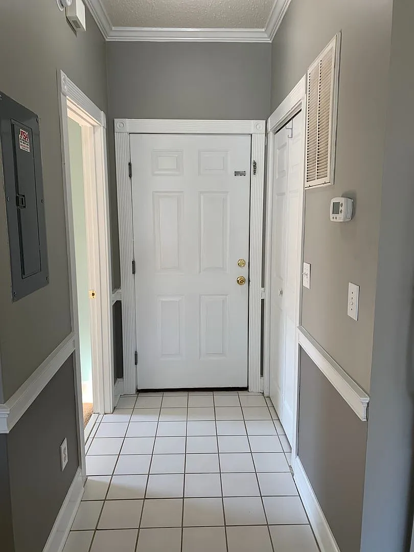 1 Bedroom Condo in Magnolia place — Photo 1