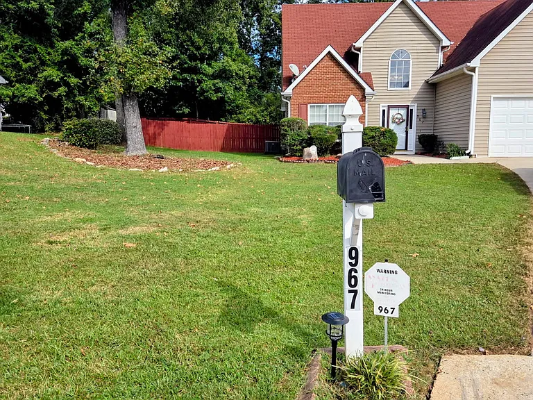 967 Forest Gln — Photo 13
