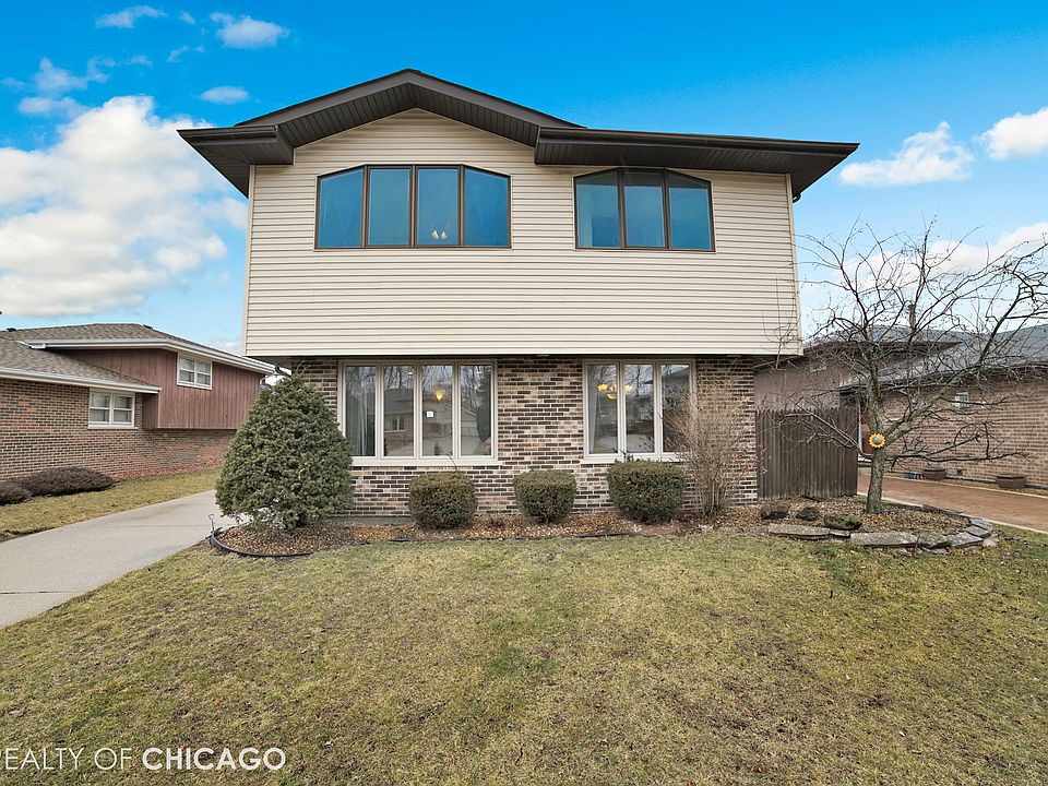 1st image of 5516 W 129th St