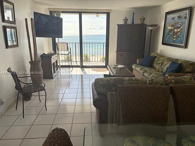 Oceanfront Plaza Condo — Photo 3