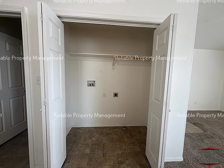 280 W Anderson St #4 — Photo 9