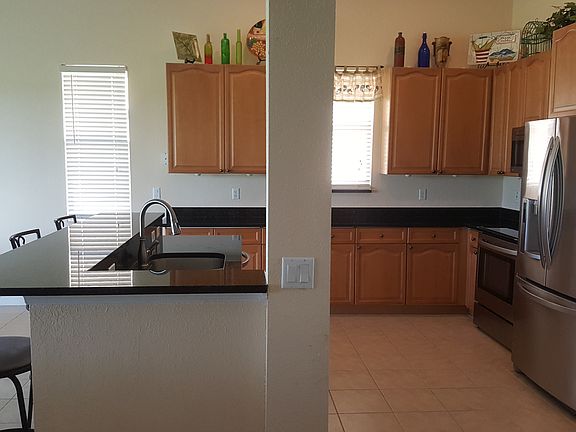 5th image of 346 NW Stratford Ln