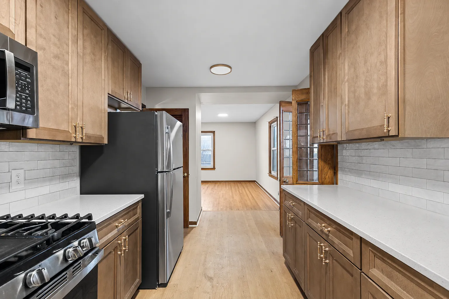 3 bed, 1650 sqft, $2,450 — Photo 2