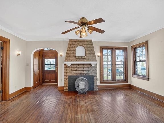 5th image of 713 Riehl St
