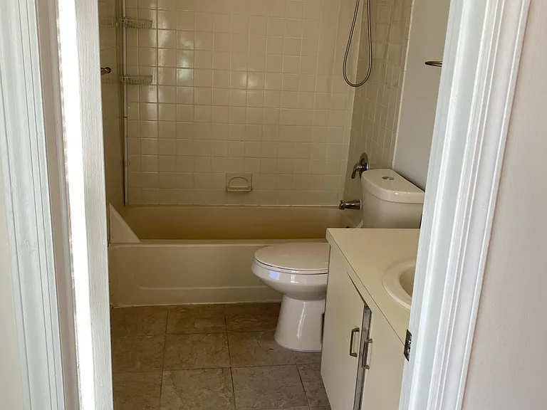 81 Woodmere Dr — Photo 21