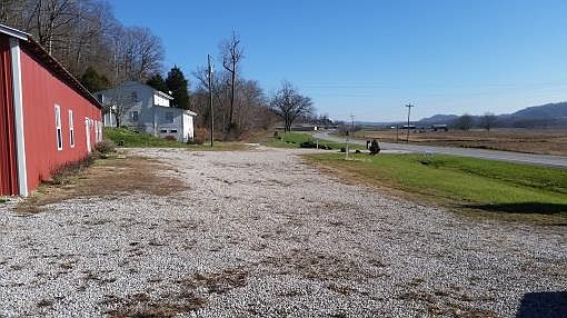 4th image of 3211 N Us 127