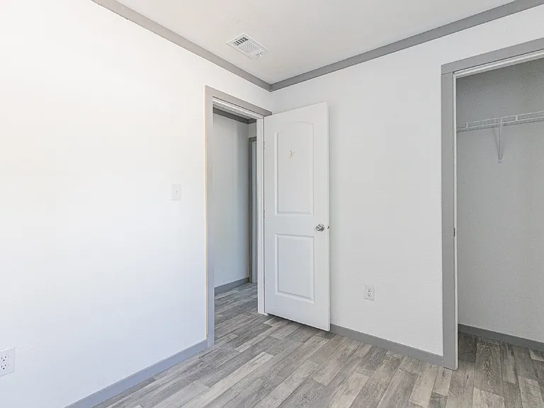 193 Live Oaks St #1 — Photo 16