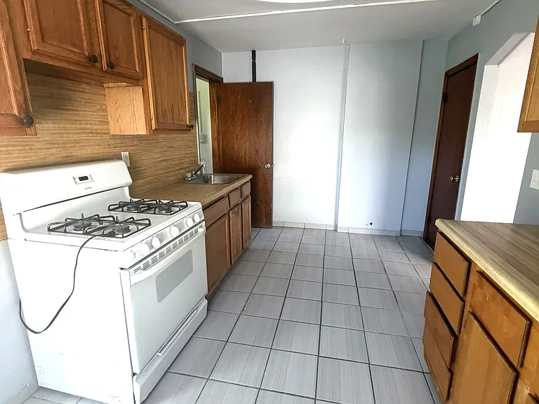 658 Hazle St #4 — Photo 9