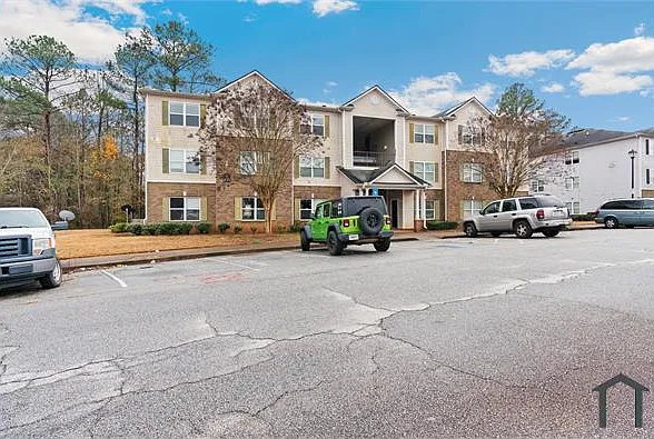 3 bed, 1292 sqft, $1,670 — Photo 1