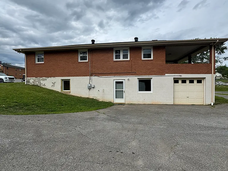 106 Bryant Rd — Photo 28