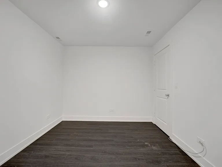 1814 S Throop St #1F — Photo 15