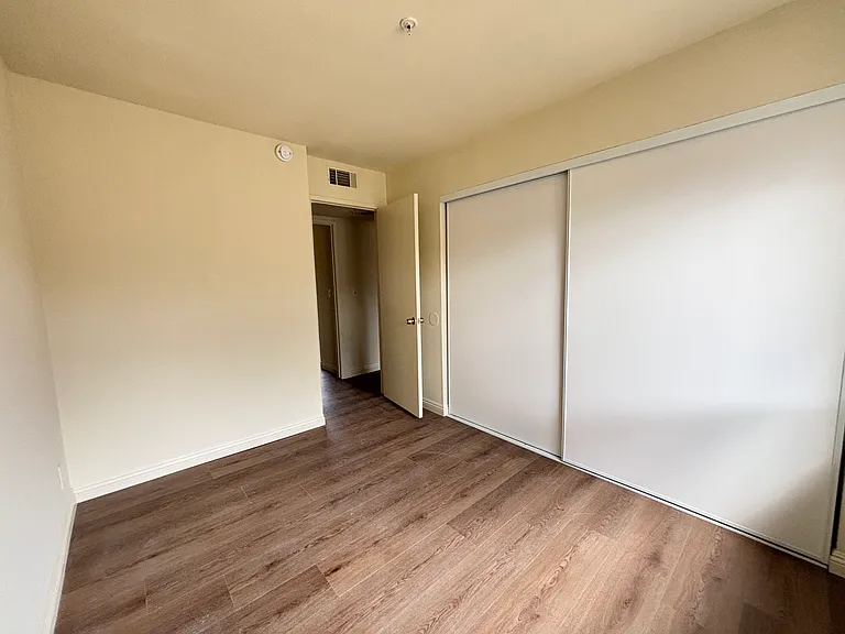 529 W Duarte Rd #H — Photo 9