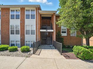 1952 Greenpoint Dr APT 303, Saint Louis, MO 63122