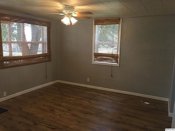 4th image of 303 W South St