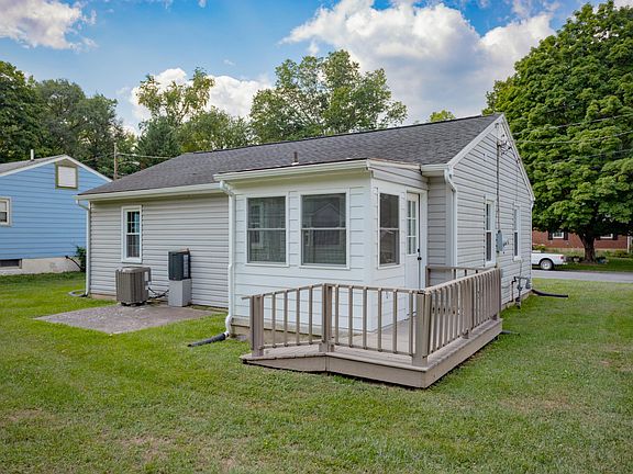 4th image of 4 Hill Cir
