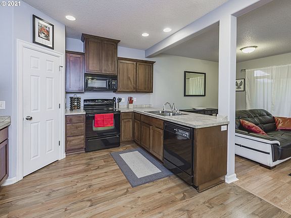 4th image of 5710 NE 67th Ct