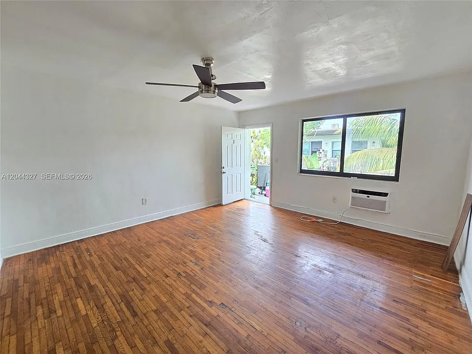 7035 Rue Granville #3