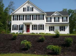 25 Daniel Dr, Colchester, CT 06415