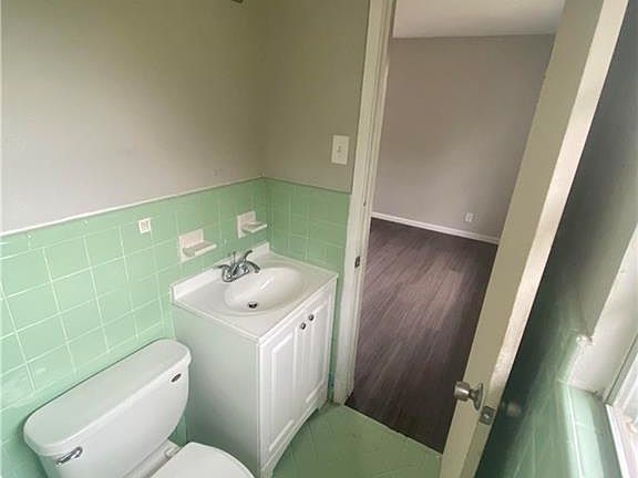 3rd image of 4921 Gabriel Dr