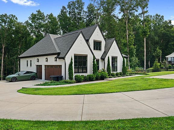 5th image of 5916 Pinewood Rd