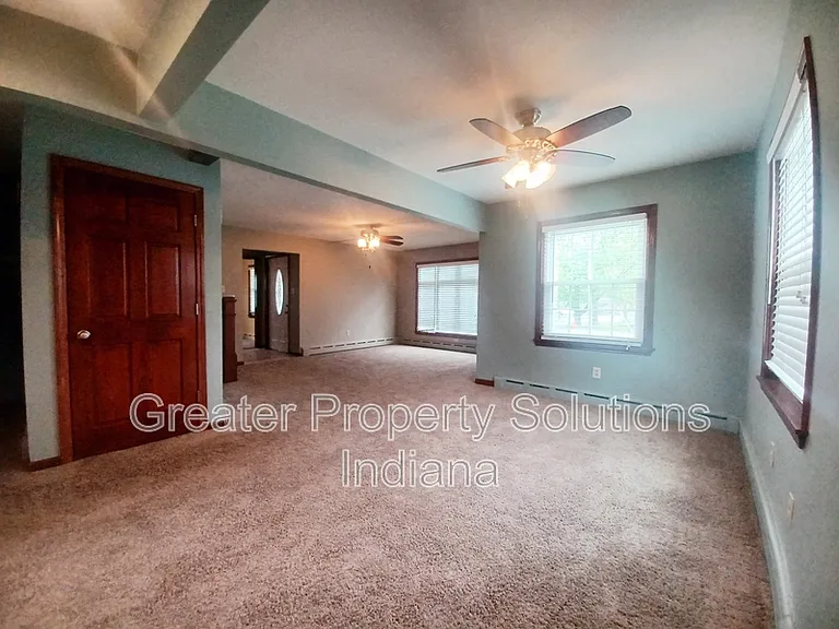 625 E South St — Photo 14