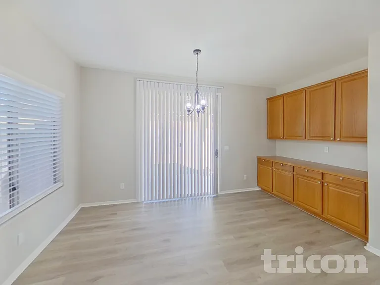 40086 W Bonneau St — Photo 5