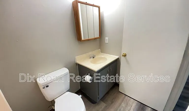 739 Trumbull St #9 — Photo 6