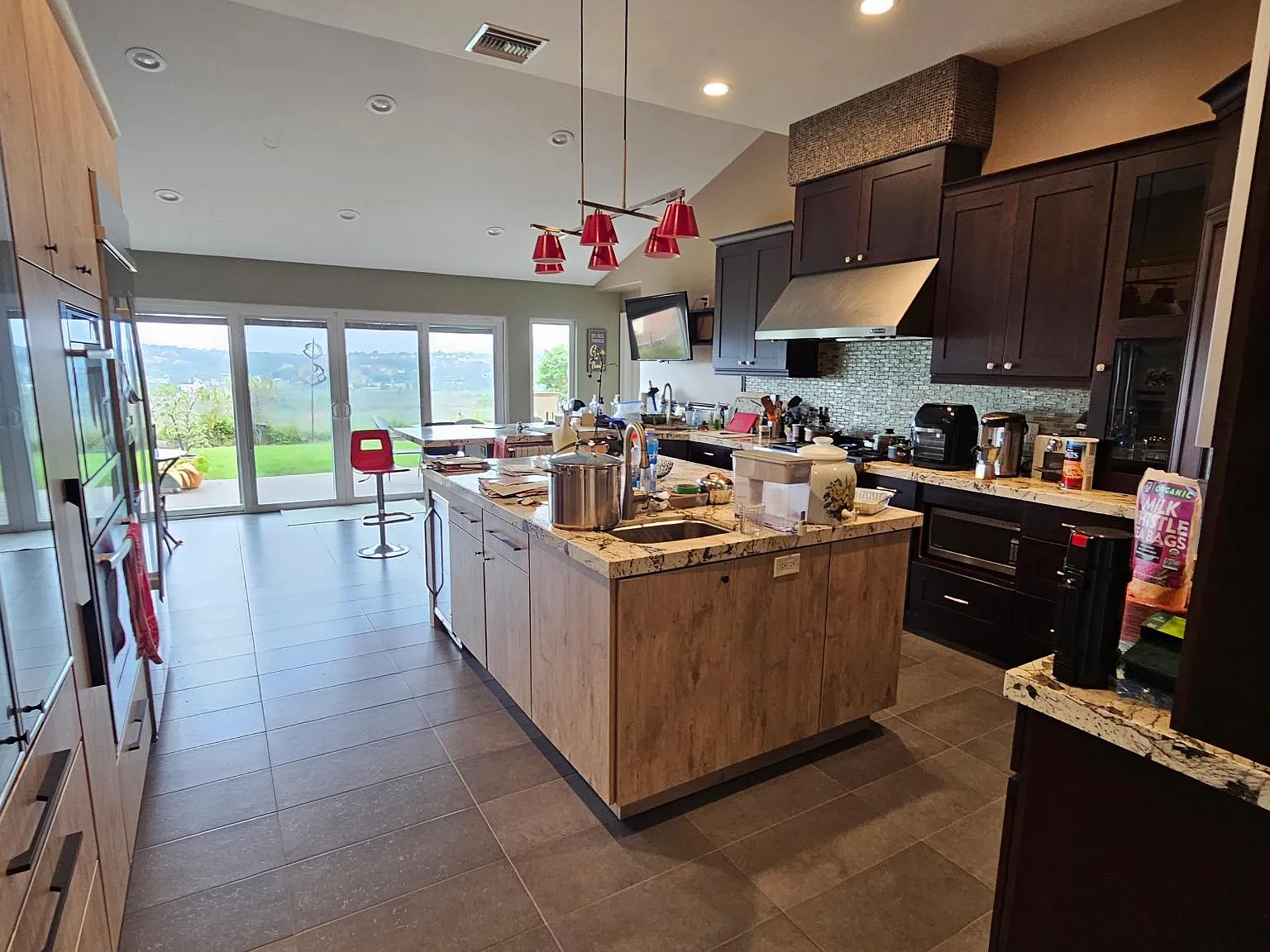 4 bed, 2278 sqft, $1,700 — Photo 2