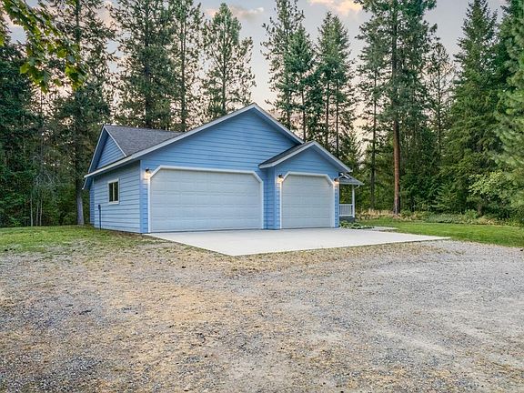 3rd image of 599 Chokecherry Dr