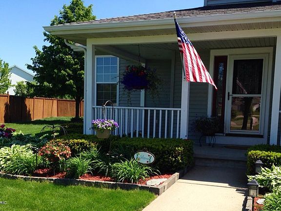 2nd image of 415 E Trillium Cir