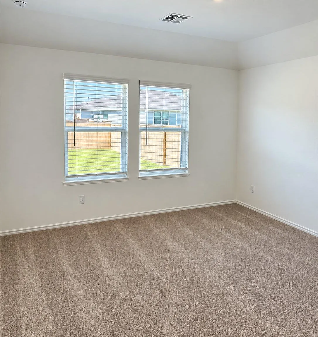 4 bed, 2.0 bath, 1622 sqft, $2,025 — Photo 4