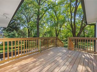 7019 W 69th Ter, Overland Park, KS 66204