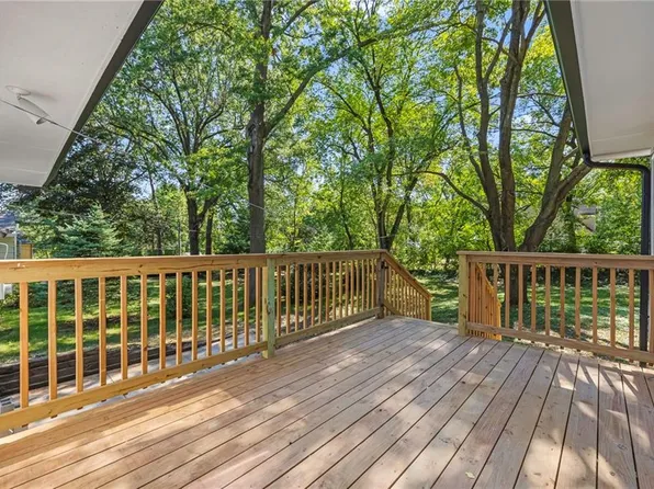 7019 W 69th Ter, Overland Park, KS 66204