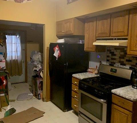 3rd image of 109 Parkside Ave