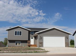 3553 Blackpowder Rd, Rapid City, SD 57703