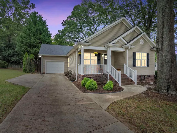 206 Neal Ct, Greenville, SC 29601