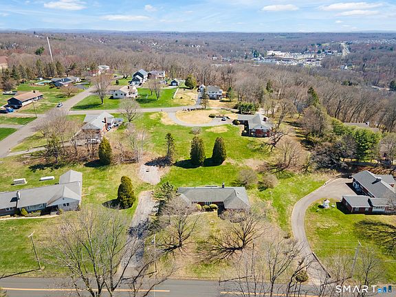 5th image of 131 Sentinel Hill Road