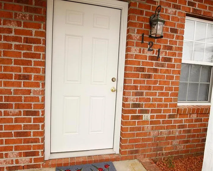 121 W Ivybridge Dr — Photo 5