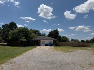 811 N Mustang Rd, Tuttle, OK 73089