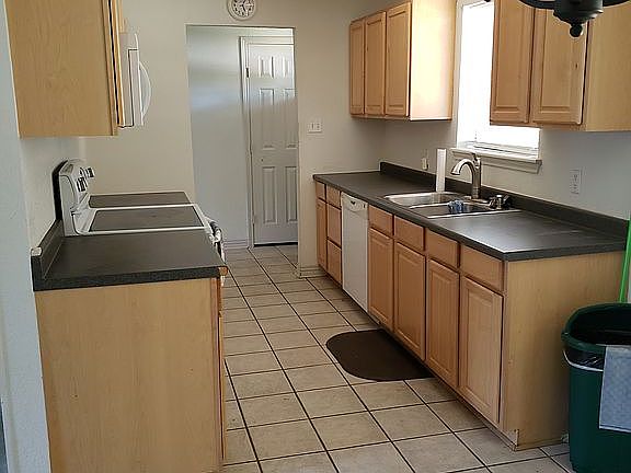 4th image of 1207 SE 22nd St