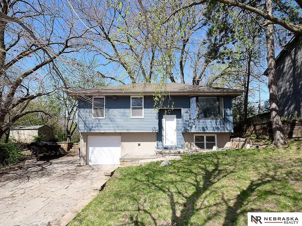 6120 N 68th St, Omaha, NE 68104